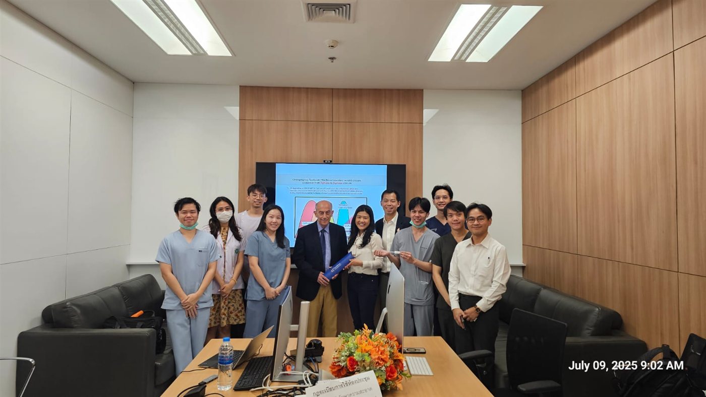 Dr. Topaz with the plastic surgery team of Siriraj Hospital, Bangkok